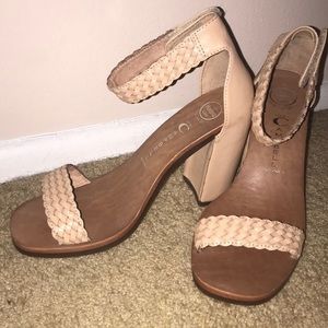 Jeffrey Campbell Tan Heels!